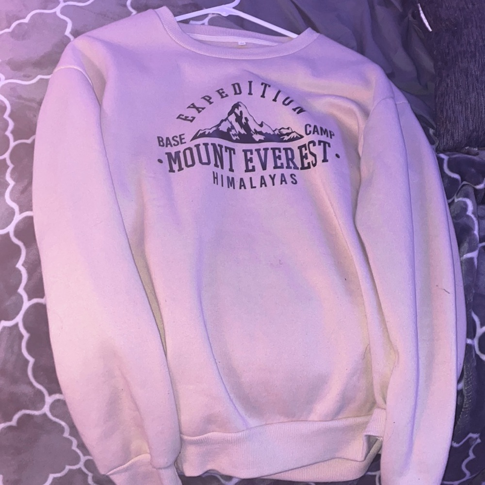 Never been worn really soft and very comfortable.